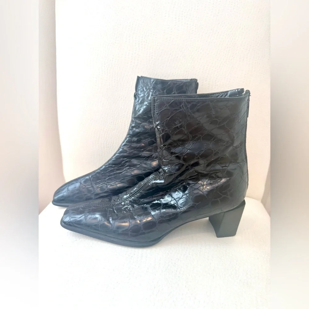 Stuart Weitzman black Booties 7.5